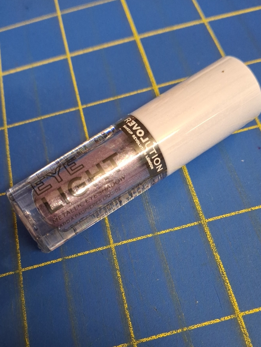 Revolution Eye Light Metallic Liquid Eyeshadow 1.9ml - Bling Purple Sparkle